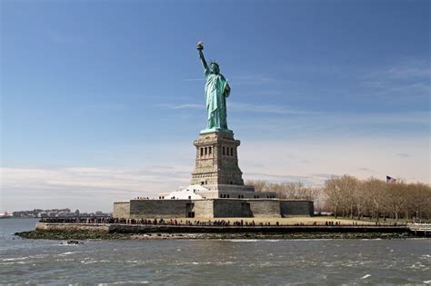 von wem ist die freiheitsstatue|Freiheitsstatue in New York: Fakten, Tipps & Tickets